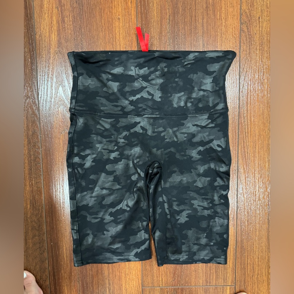Spanx Black Camouflage Biker Shorts XL